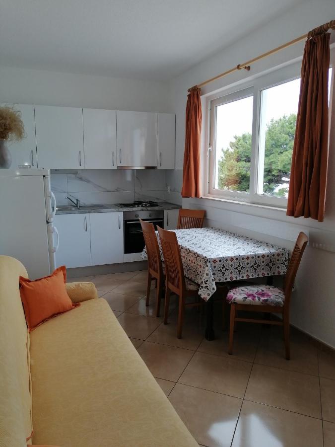 Apartmani Stipan เบรลา ภายนอก รูปภาพ