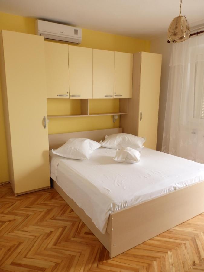 Apartmani Stipan เบรลา ภายนอก รูปภาพ