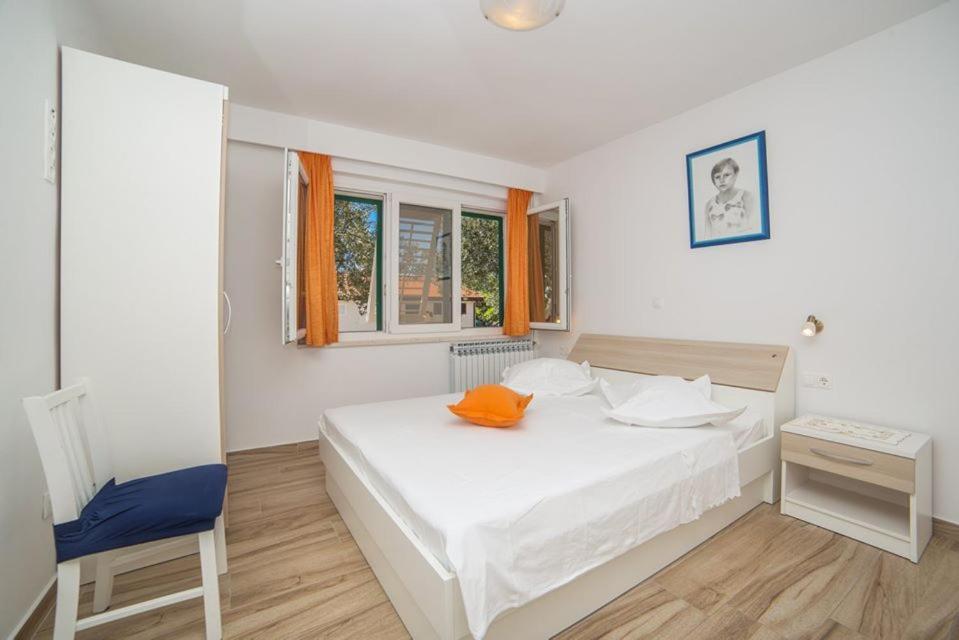 Apartmani Stipan เบรลา ภายนอก รูปภาพ