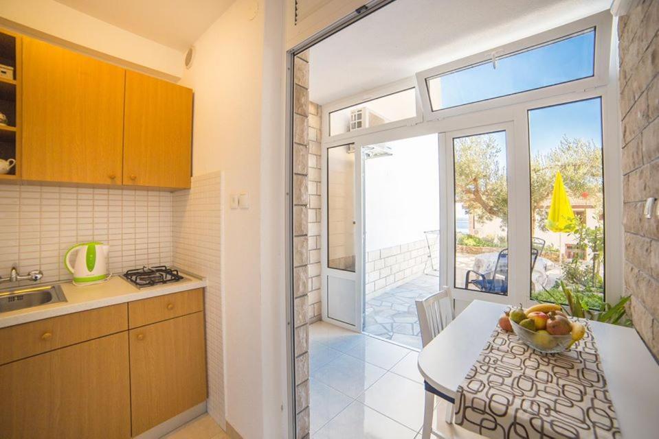 Apartmani Stipan เบรลา ภายนอก รูปภาพ