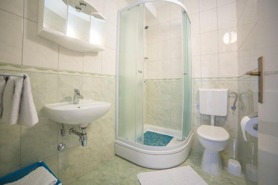 Apartmani Stipan เบรลา ภายนอก รูปภาพ