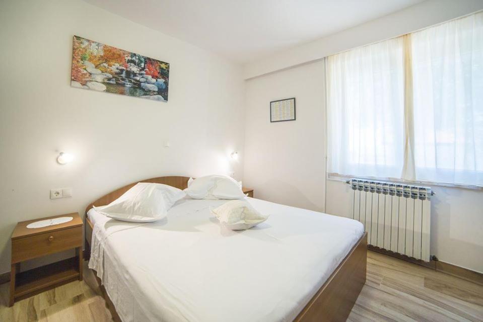 Apartmani Stipan เบรลา ภายนอก รูปภาพ