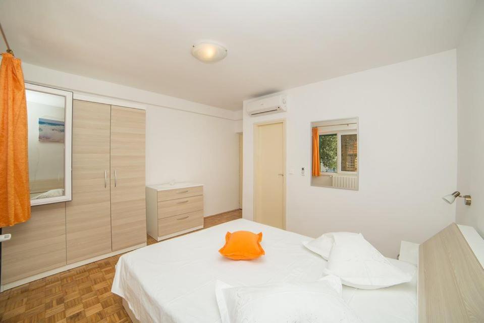 Apartmani Stipan เบรลา ภายนอก รูปภาพ